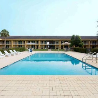 Days Inn by Wyndham Crystal River Thumbnail