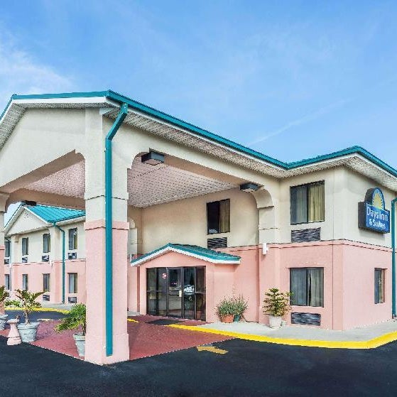 Days Inn by Wyndham Panama City/Callaway Thumbnail