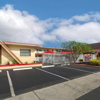 Fort Lauderdale Gardens Inn & Suites