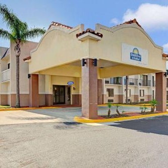 Days Inn & Suites by Wyndham Tampa near Ybor City Thumbnail