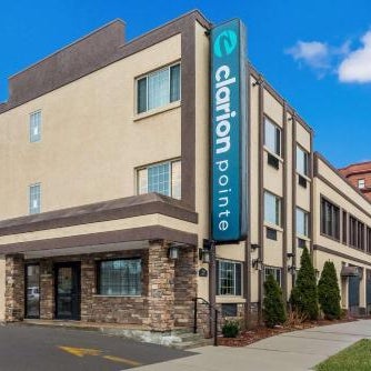 Clarion Pointe Downtown Thumbnail