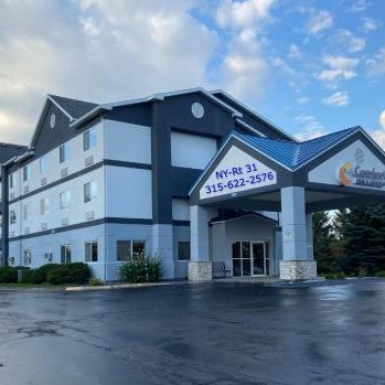 Comfort Inn & Suites Liverpool-Clay Thumbnail
