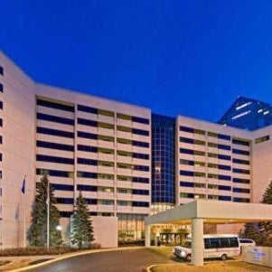 Hilton Suites Chicago Oak Brook Thumbnail