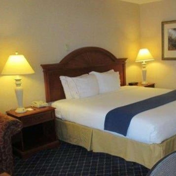 Spark by Hilton Santa Nella Thumbnail