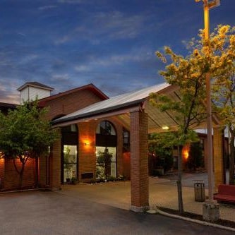 Howard Johnson by Wyndham Waukegan Great Lakes Thumbnail