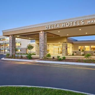 Delta Hotels by Marriott Chicago Willowbrook Thumbnail