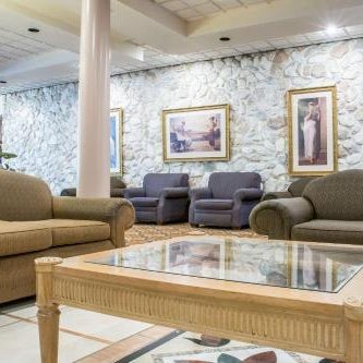 Quality Inn & Suites Palm Island Indoor Waterpark Thumbnail