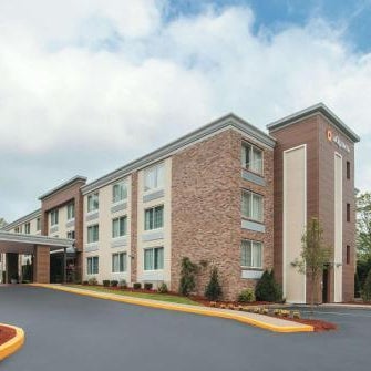 La Quinta Inn & Suites by Wyndham Sturbridge Thumbnail