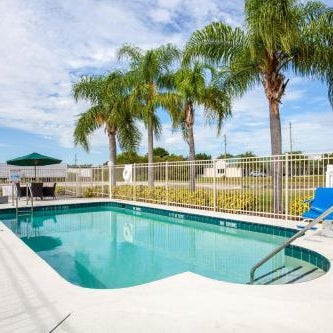 Howard Johnson by Wyndham Vero Beach/I-95 Thumbnail