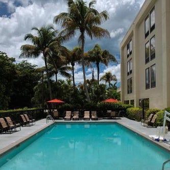 Hampton Inn By Hilton Naples-Central, Fl Thumbnail