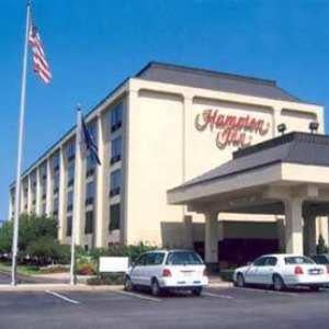 Hampton Inn By Hilton Long Island/Commack Thumbnail