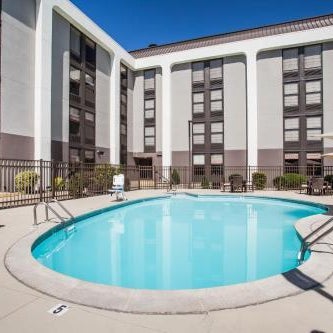 Hampton Inn By Hilton West Springfield Thumbnail