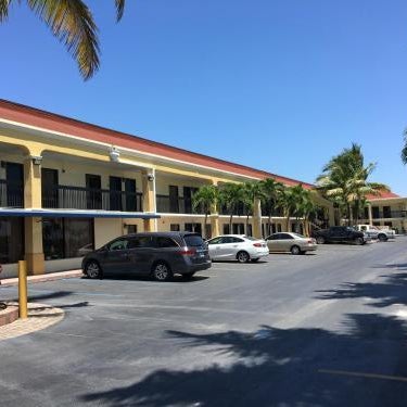 Days Inn by Wyndham Florida City Thumbnail