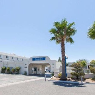 Travelodge by Wyndham Los Banos CA Thumbnail