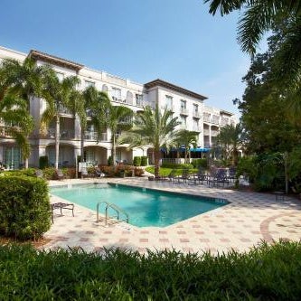 Trianon Bonita Bay Hotel Thumbnail