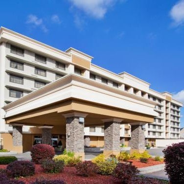 Holiday Inn Niagara Falls State Park Entry By IHG Thumbnail