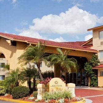 La Quinta Inn & Suites by Wyndham St. Pete-Clearwater Airport Thumbnail