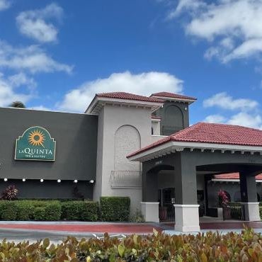 La Quinta Inn & Suites by Wyndham Fort Lauderdale Cypress Creek Thumbnail