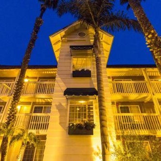 Ramada by Wyndham Costa Mesa/Newport Beach Thumbnail