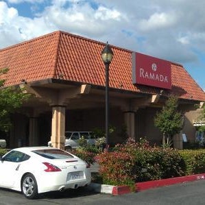 Ramada by Wyndham Fresno North Thumbnail