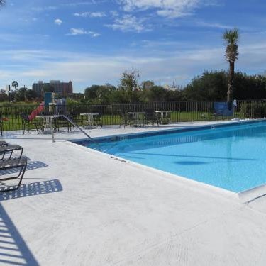 Howard Johnson by Wyndham Orlando Lake Buena Vista South Thumbnail