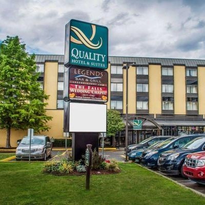 Quality Hotel & Suites At The Falls Thumbnail