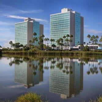 Doubletree By Hilton Hotel At The Entrance To Universal Thumbnail
