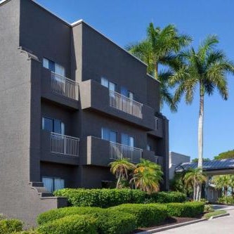 La Quinta Inn & Suites by Wyndham Ft. Myers Sanibel Gateway Thumbnail