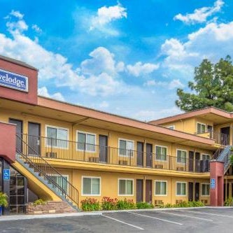 Travelodge by Wyndham Burbank-Glendale Thumbnail