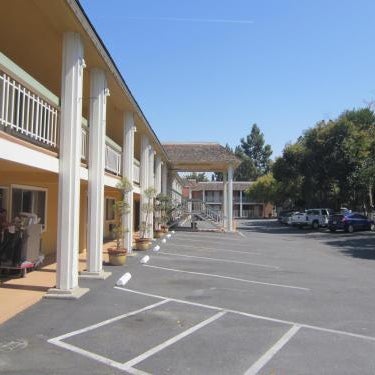 Caravelle Inn & Suites Thumbnail