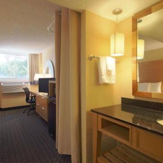 La Quinta Inn & Suites by Wyndham Deerfield Beach I-95 Thumbnail
