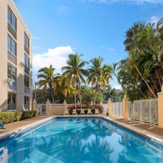 La Quinta Inn & Suites by Wyndham Sunrise Thumbnail