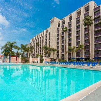 Knott's Berry Farm Hotel Thumbnail