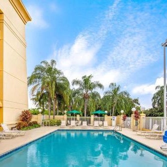 La Quinta Inn & Suites by Wyndham Miami Airport East Thumbnail