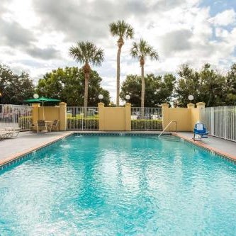 La Quinta Inn & Suites by Wyndham Melbourne Thumbnail