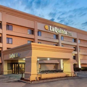 La Quinta Inn & Suites by Wyndham Chicago Gurnee Thumbnail