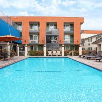 Travelodge Inn & Suites by Wyndham Anaheim on Disneyland Dr Thumbnail