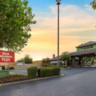 Best Western Plus Forest Park Inn Thumbnail