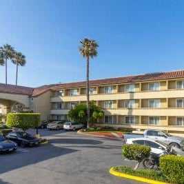 Best Western Plus Newport Mesa Inn Thumbnail