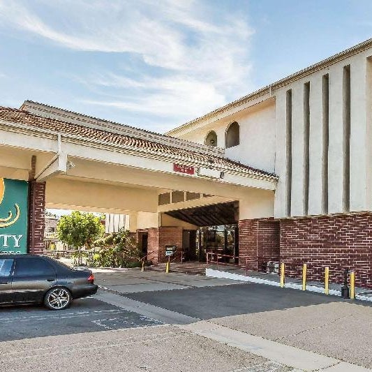 Comfort Inn & Suites Irvine Spectrum Thumbnail