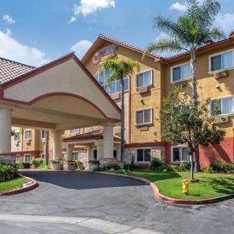 Comfort Suites Near Six Flags Magic Mountain Thumbnail