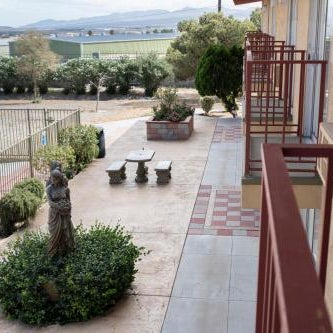 California Inn Barstow Thumbnail