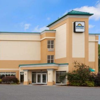 Days Inn & Suites by Wyndham Albany Thumbnail