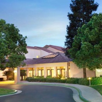 Courtyard by Marriott Bakersfield Thumbnail