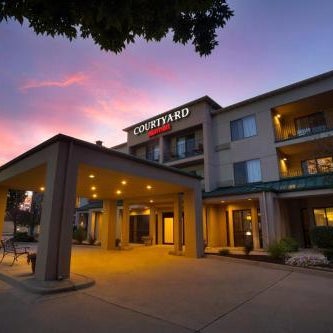 Courtyard by Marriott Champaign Thumbnail