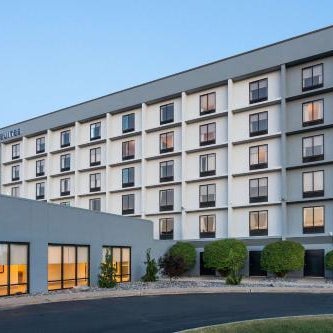 Comfort Inn & Suites Buffalo Airport Thumbnail