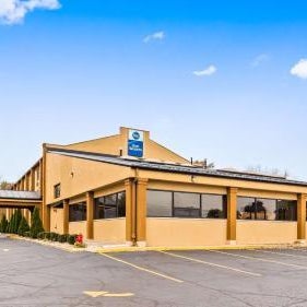 AmericInn by Wyndham Woodstock IL Thumbnail