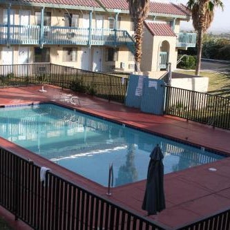Days Inn & Suites by Wyndham Needles Thumbnail