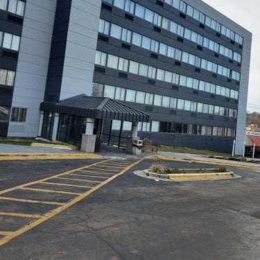 Clarion Hotel & Suites BWI Airport North Thumbnail