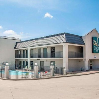 Quality Inn US65 & E Battlefield Rd Springfield Thumbnail